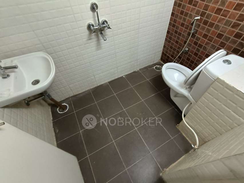 2 BHK Flat In Padur For Sale  In Padur