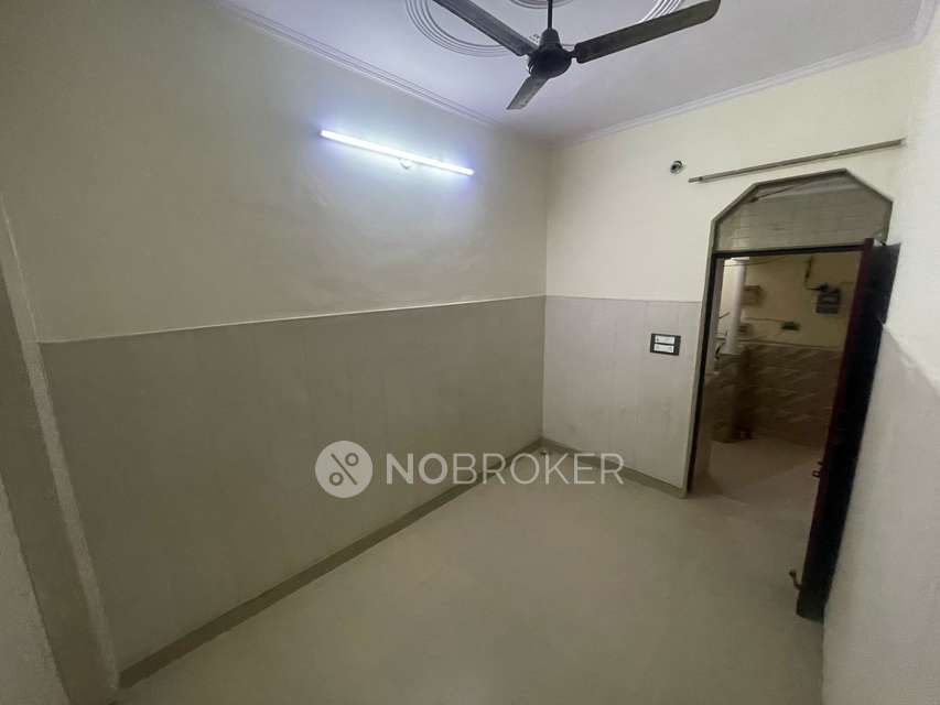 2 BHK House for Rent  In Mandir Road,c-block,mohan Garden