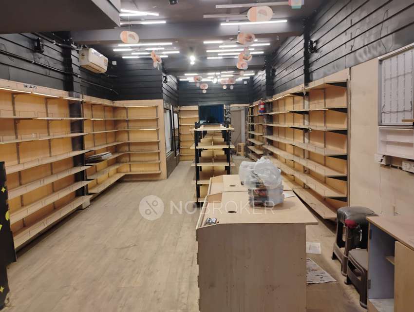 Showroom in Geeta Colony, Delhi for Rent 