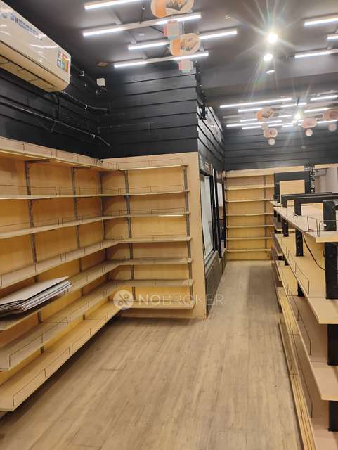 Showroom in Geeta Colony, Delhi for Rent 