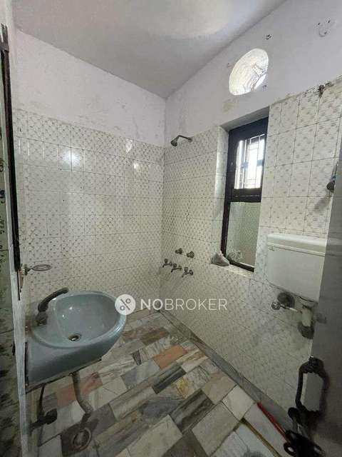 4 BHK Flat For Sale  In Vikaspuri