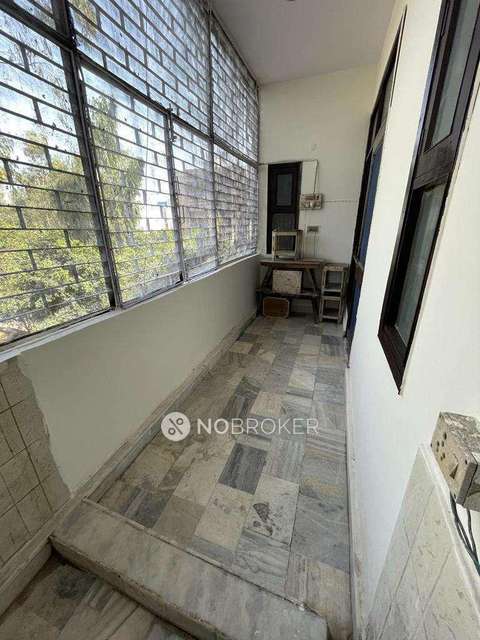 4 BHK Flat For Sale  In Vikaspuri