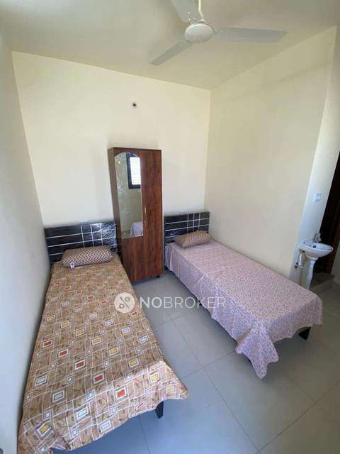 PG for Girls in  Mathikere