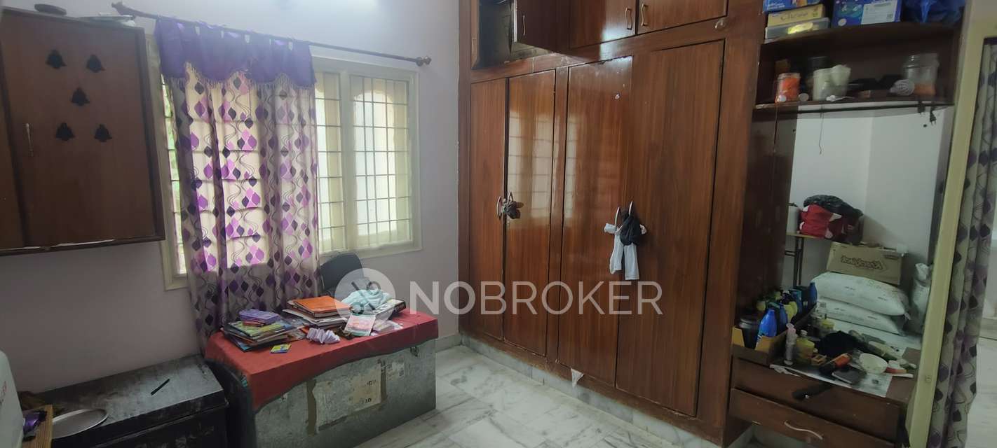 2 BHK Flat In Vaishnavi Classic Towers For Sale  In Sainikpuri