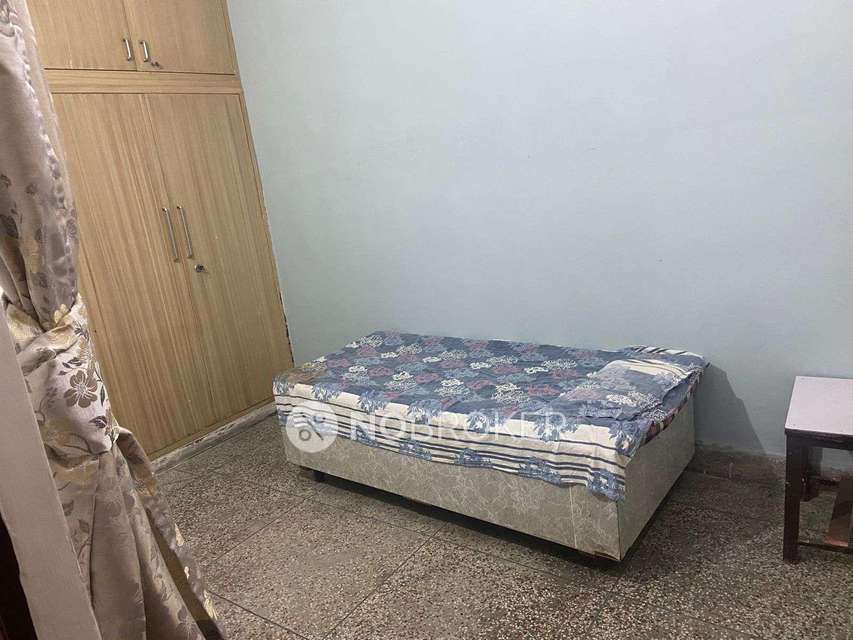 4+ BHK Flat For Sale In Chhatarpur,