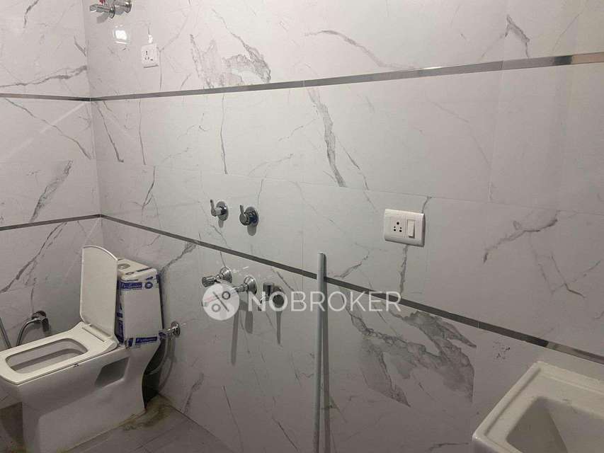 4+ BHK Flat For Sale In Chhatarpur,