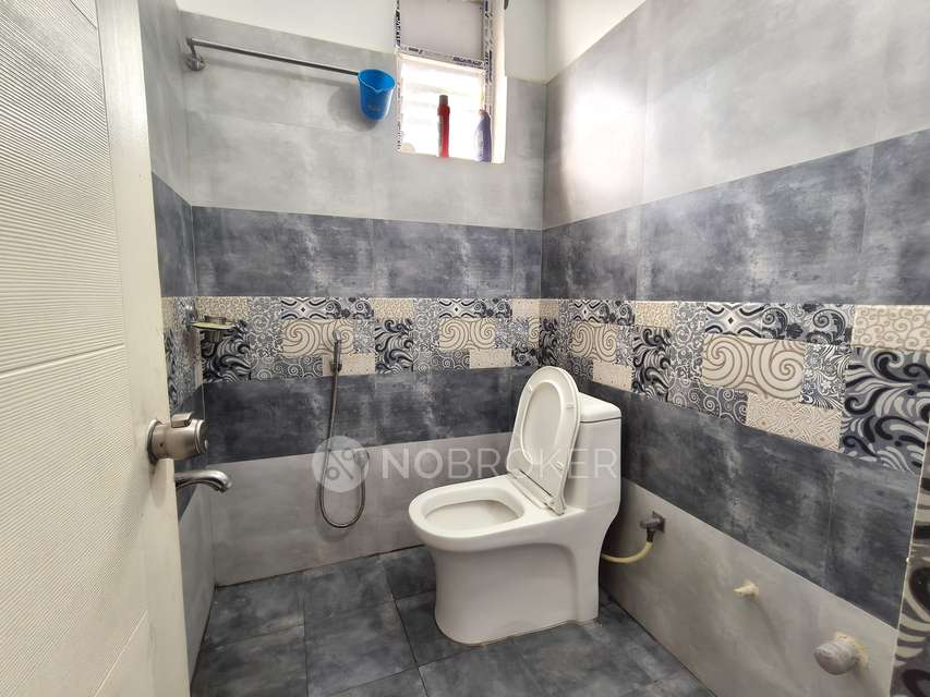 2 BHK Flat In Saravana Residency Puppalguda For Sale  In Puppalguda