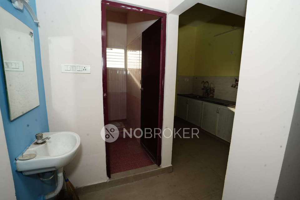 2 BHK Flat In Sri Ram  For Sale  In Rkv Avenue Park