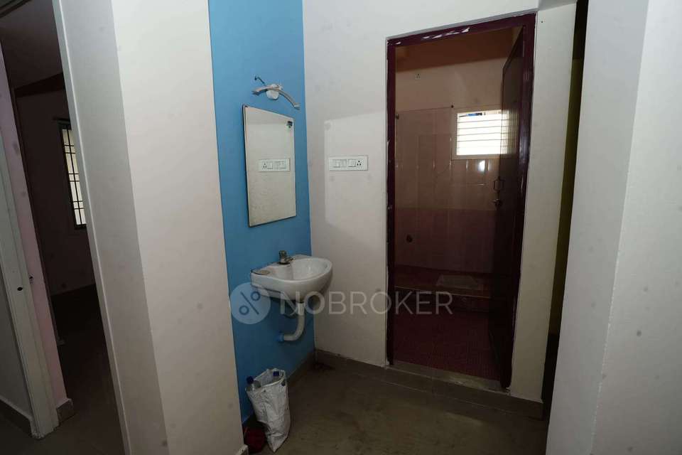 2 BHK Flat In Sri Ram  For Sale  In Rkv Avenue Park