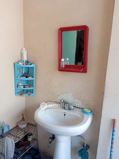 1 BHK Flat In Standalonebuilding For Sale  In Krishna Nagar