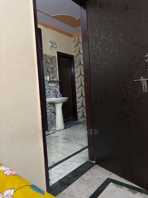 2 BHK Flat In Apartment For Sale  In Chander Vihar, Mandawali