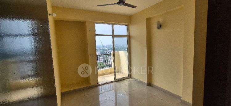 3 BHK Flat In Mahagun Puram For Sale  In Ghaziabad