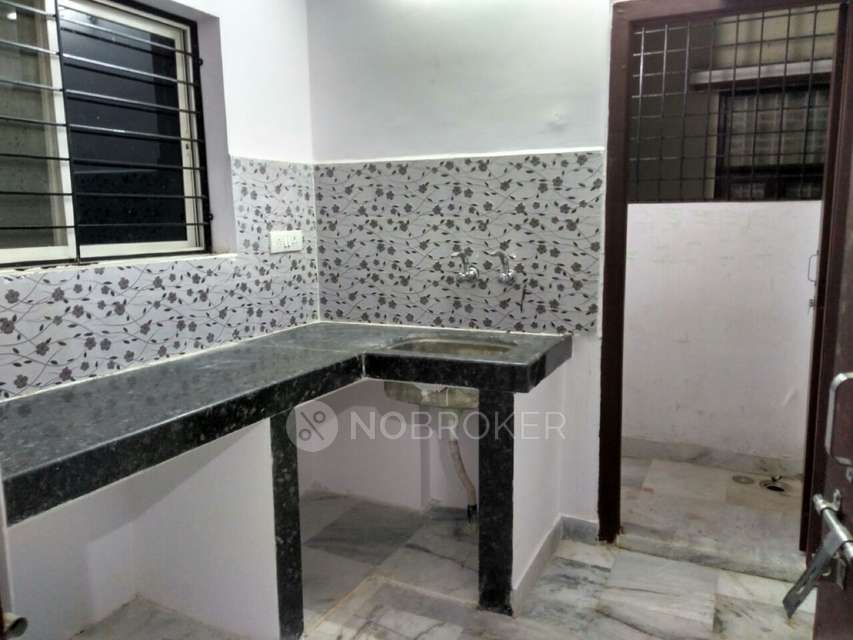 2 BHK Flat In Summaya Appartmant For Sale  In Tolichowki