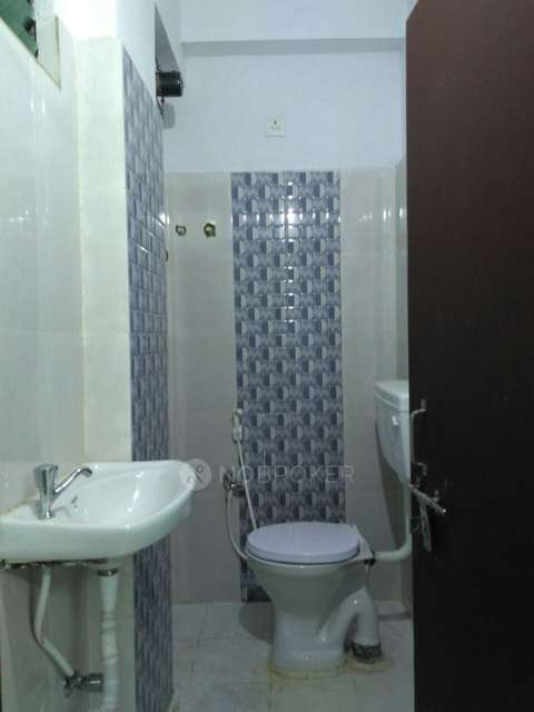 2 BHK Flat In Summaya Appartmant For Sale  In Tolichowki