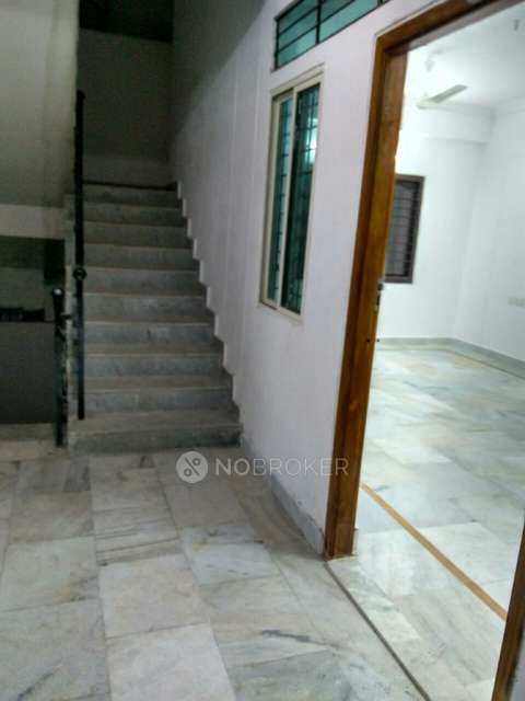 2 BHK Flat In Summaya Appartmant For Sale  In Tolichowki