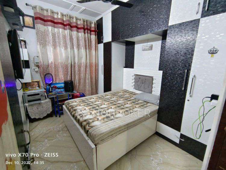 2 BHK Flat In Standlone Building For Sale  In Rohini