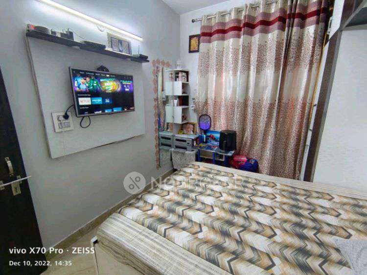 2 BHK Flat In Standlone Building For Sale  In Rohini