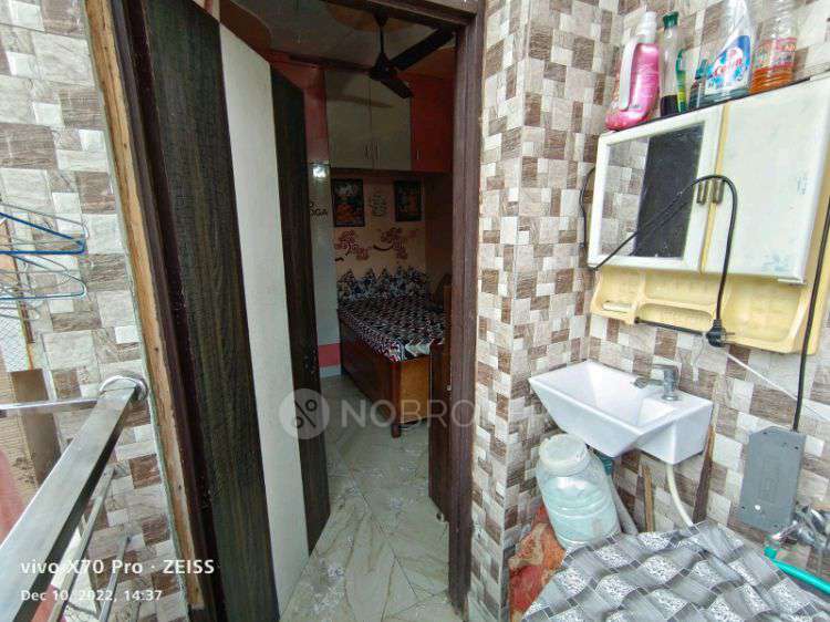 2 BHK Flat In Standlone Building For Sale  In Rohini