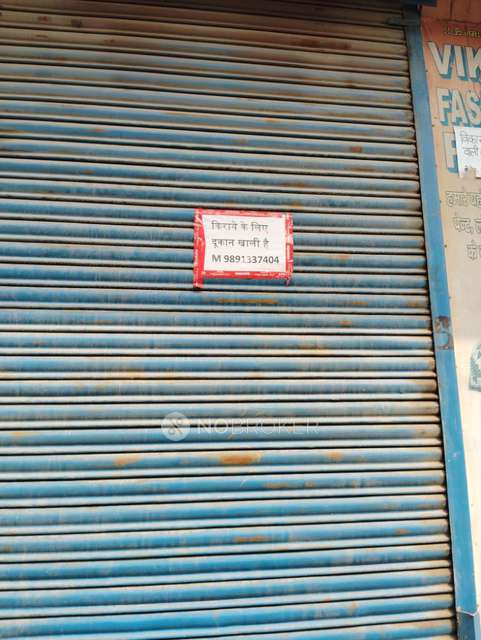 Shop in  Gamma 1, Greater Noida for Rent 