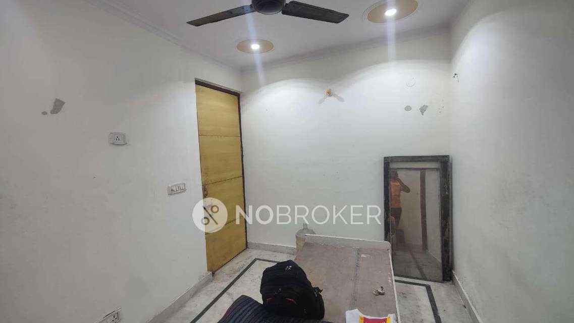 2 BHK Flat For Sale  In Baljit Nagar