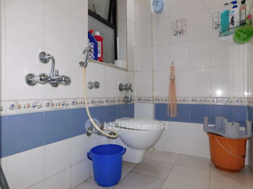 2 BHK Flat In Teakwood Chs For Sale  In Mulund West