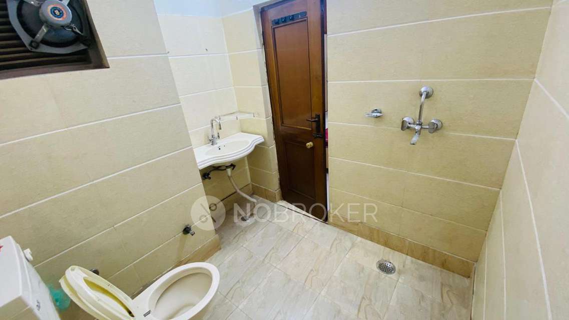 PG for Girls in Roop Nagar