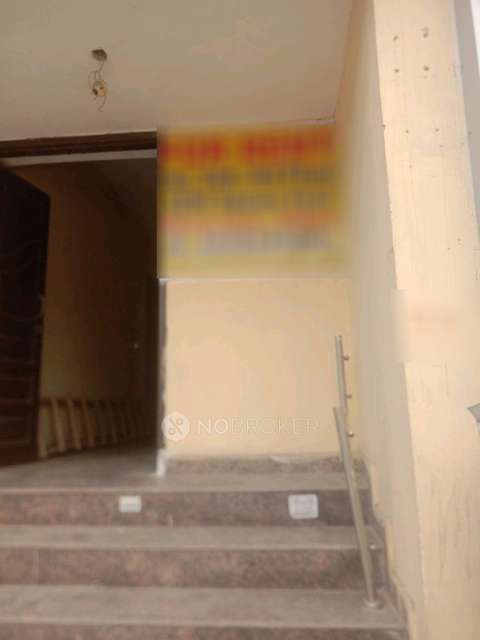 Showroom in Dabri, Delhi for Rent 