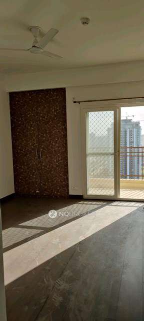 2 BHK Flat In Ajnara Le Garden For Sale  In Sector 16b