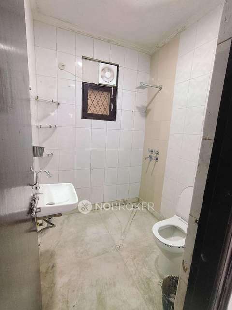 3 BHK Flat In Deepika Apartment For Sale  In Sainik Farm