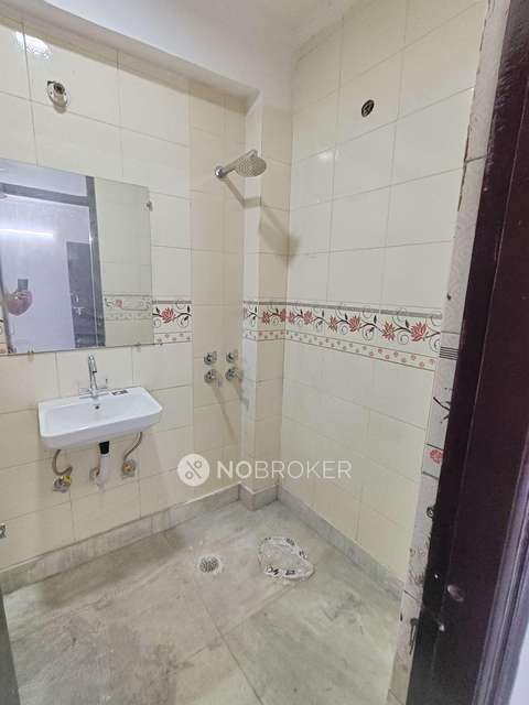 3 BHK Flat In Deepika Apartment For Sale  In Sainik Farm