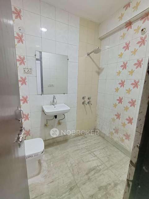 3 BHK Flat In Deepika Apartment For Sale  In Sainik Farm