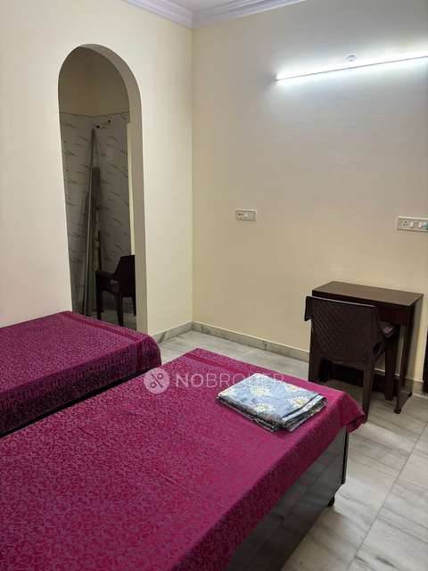 PG for Girls in Virender Nagar, Janakpuri