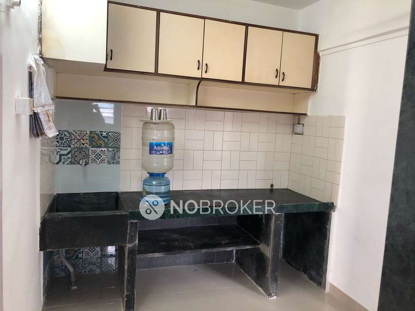 1 BHK Flat In Standalone Building  For Sale  In Andheri West