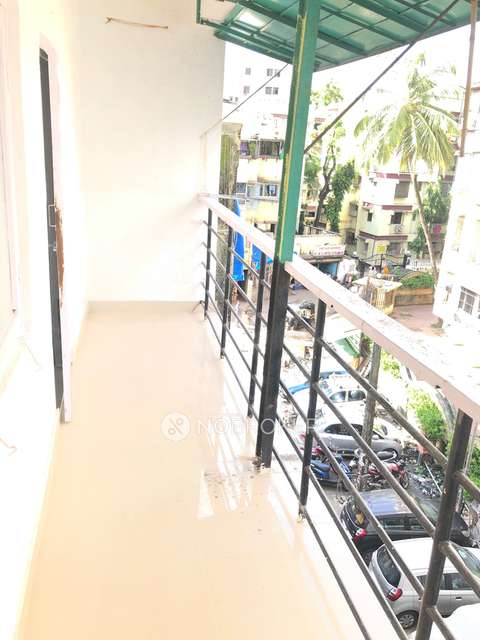 1 BHK Flat In Standalone Building  For Sale  In Andheri West