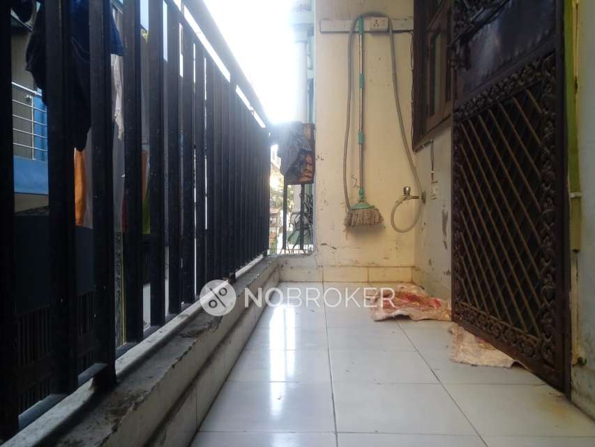 2 BHK Flat In Hanumantha Apartment For Sale  In Sector 13, 