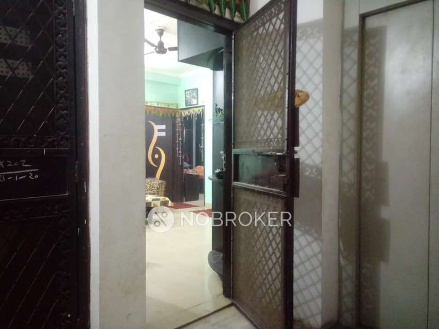 2 BHK Flat In Hanumantha Apartment For Sale  In Sector 13, 