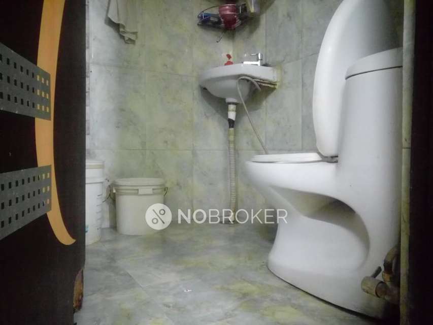 2 BHK Flat In Hanumantha Apartment For Sale  In Sector 13, 