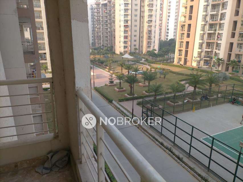 1 RK Flat In Supertech Czar Suites For Sale  In Omicron I