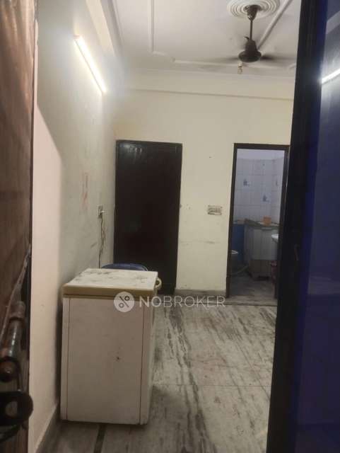 Single Room for Male In 1 RK  In Judge Colony