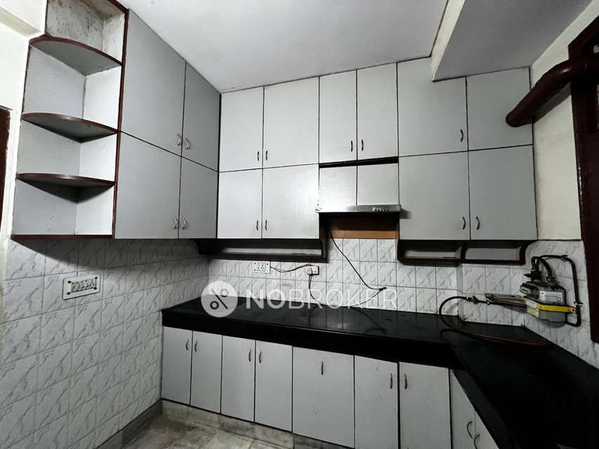 2 BHK Flat In Shramdeep Apartment For Sale  In Lal Kuan