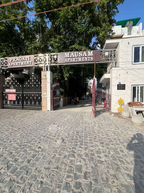 3 BHK Flat In Mausam Apartments For Sale  In Pitampura