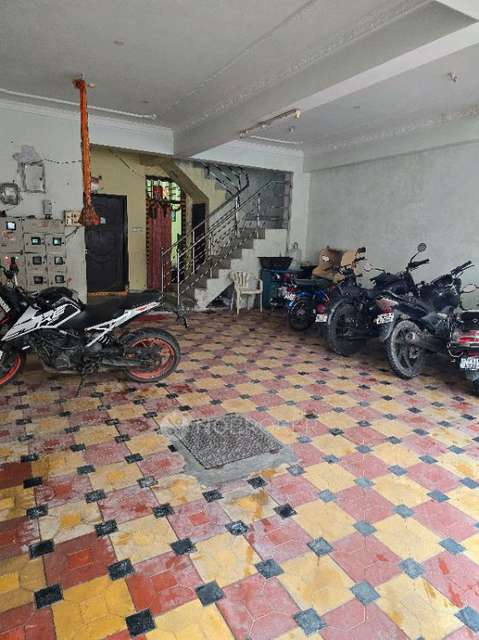 4+ BHK Flat For Sale  In Amberpet