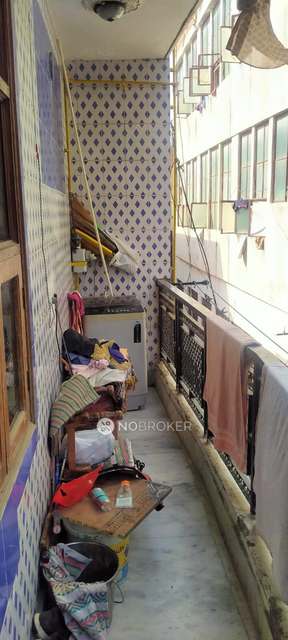 2 BHK Flat In Sb For Sale  In Shakurpur