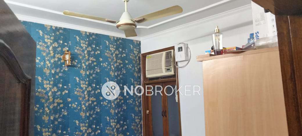 2 BHK Flat In Sb For Sale  In Shakurpur