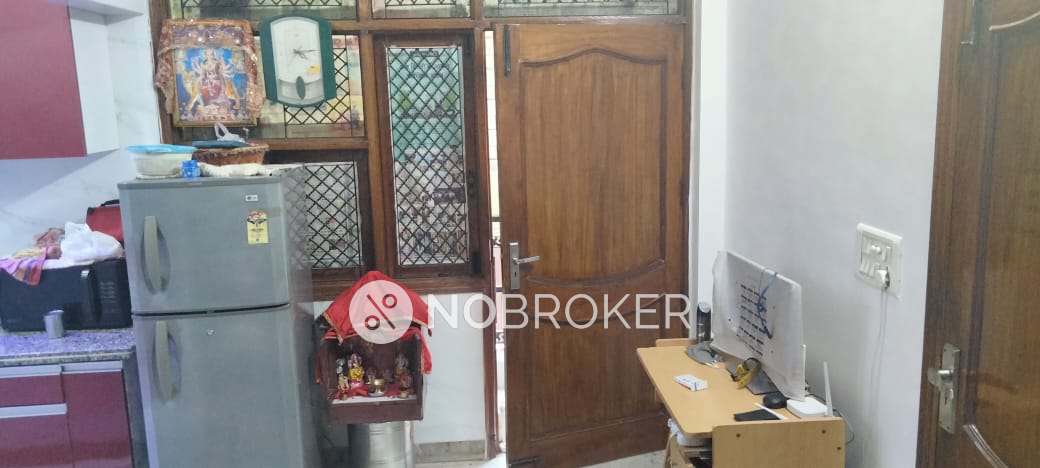 2 BHK Flat In Sb For Sale  In Shakurpur