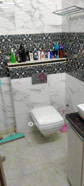 2 BHK Flat In Sb For Sale  In Shakurpur