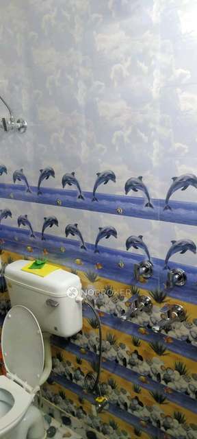 2 BHK Flat In Sb For Sale  In Shakurpur