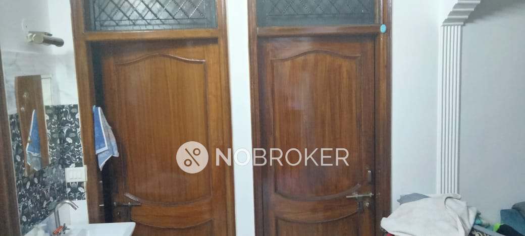 2 BHK Flat In Sb For Sale  In Shakurpur