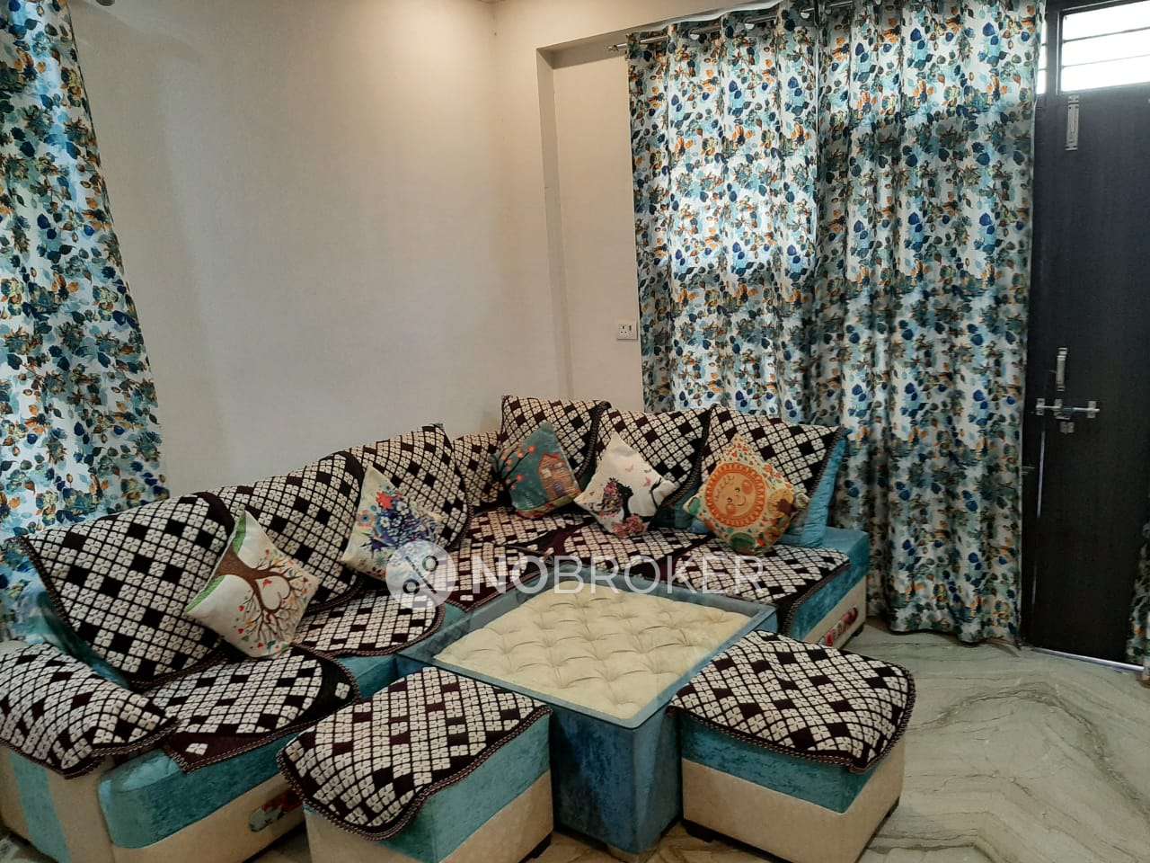 3 BHK Flat In Yadav Bhawan, Sector 10 for Rent  In Sector 10