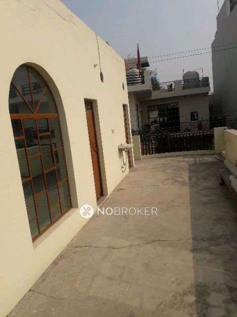 1 BHK House for Rent  In Sector 52